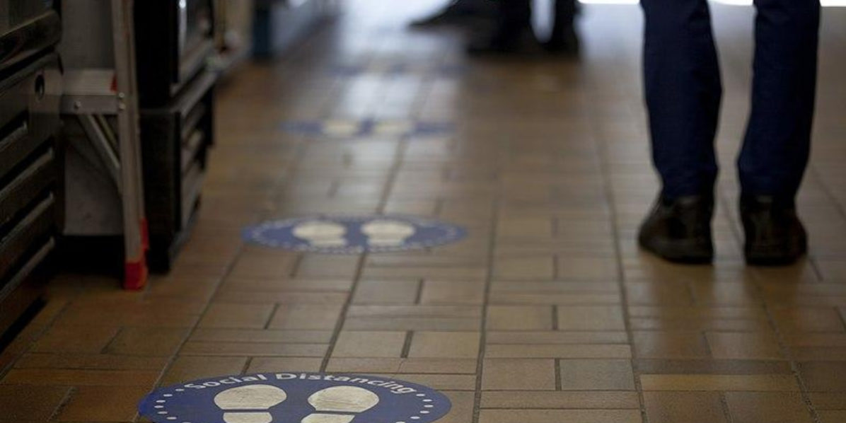 floor-graphics-social-distancing